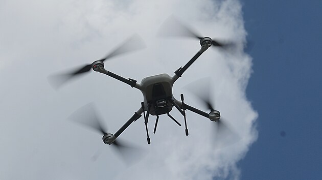 Speci&aacute;ln&iacute; dronov&yacute; polygon v Moravsk&yacute;ch Budějovic&iacute;ch si při sv&eacute; n&aacute;v&scaron;těvě Kraje Vysočina prohl&eacute;dl i prezident Petr Pavel. (17. června 2026)