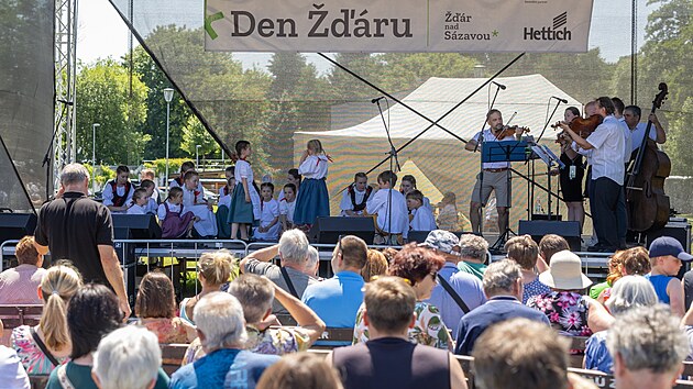 Fotografie z minulých ročníků Dne Žďáru.