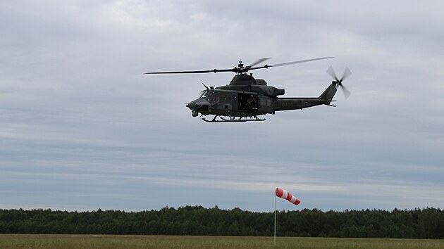 Vrtuln&iacute;k UH-1Y Venom při dynamick&eacute; uk&aacute;zce (10. června 2026)
