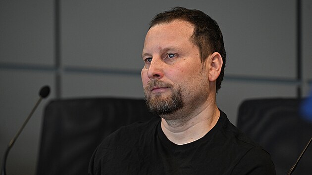 Obžalovaný Jiří Kudlička stanul před olomouckým krajským soudem v kauze otrávených nápojů ve šternberské zbrojovce a na dalších místech v Olomouci. (18. června 2026)