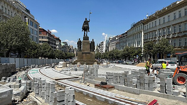 Václavské náměstí, rekonstrukce. Postup prací na tramvajové trati u sochy sv. Václava Stav červen 2026