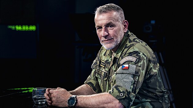 Hostem pořadu Rozstřel je Miroslav Hlaváč, nově jmenovaný náčelník Generálního štábu Armády České republiky.