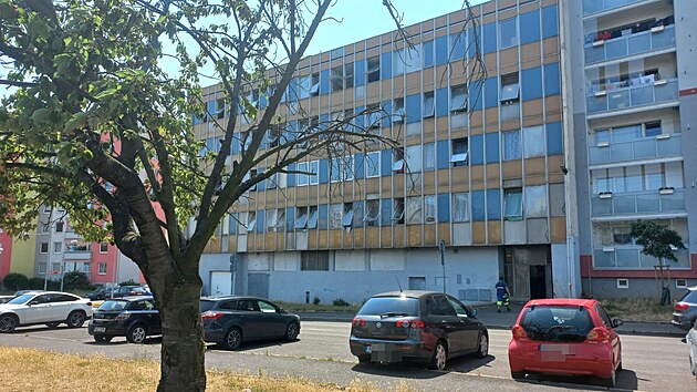 Bytov&yacute; dům v Př&iacute;tkovsk&eacute; ulici v Teplic&iacute;ch. (červen 2026)