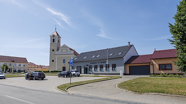 Pět let po ničivé katastrofě se zasažené obce výrazně proměnily. V Moravské Nové Vsi (na snímku řádilo nejdříve, poté zamířilo ve směru na Hodonín. (17. června 2026)