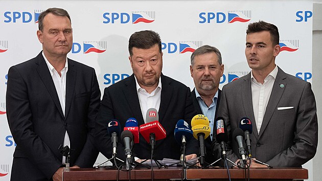 Tisková konference poslaneckého klubu SPD. Na snímku Radim Fiala (SPD),Tomio Okamura (SPD), Libor Vondráček (SPD), Radek Koten (SPD). (23. června 2026)
