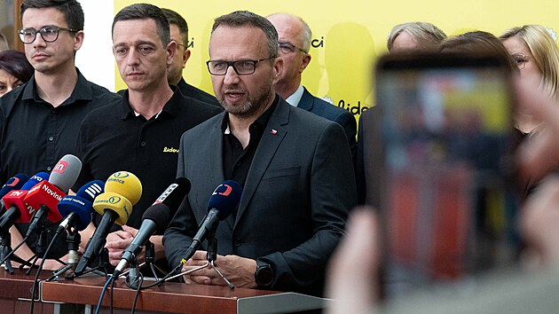 Tisková konference poslaneckého klubu KDU-ČSL. Na snímku Marian Jurečka. (23. června 2026)