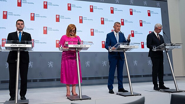 Vláda rozhodla, že s sebou nevezme prezidenta Pavla v červenci na summit NATO v turecké Ankaře. Delegaci povede premiér Andrej Babiš. (22. června 2026)