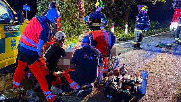Z&aacute;chran&aacute;ři o&scaron;etřovali řidiče, kter&yacute; při rallye havaroval do stromu. (27. června 2026)