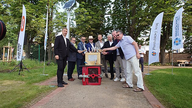 K slavnostn&iacute;mu zah&aacute;jen&iacute; stavby modernizace Svitavsk&eacute; nemocnice do&scaron;lo v revitalizovan&yacute;ch kl&aacute;&scaron;tern&iacute;ch zahrad&aacute;ch. (26 .června 2026)