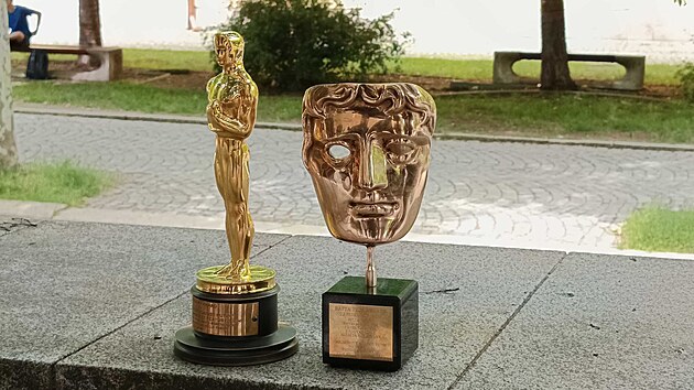 Producenti dokumentárního filmu Pan Nikdo proti Putinovi Alžběta Karásková a Radovan Síbrt přivezli obě své trofeje ukázat do Jihlavy. (23. června 2026)
