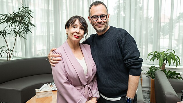 Slov&aacute;ck&eacute; divadlo uvedlo novou hru Terapie. Terapeutku ztv&aacute;rnila Nela Boudov&aacute;, jej&iacute;ho klienta herec uherskohradi&scaron;ťsk&eacute; sc&eacute;ny Josef Kub&aacute;n&iacute;k, kter&yacute; je tak&eacute; autorem hry. (červen 2026)