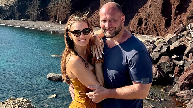 Lucie &Scaron;l&eacute;grov&aacute; a Jiř&iacute; &Scaron;l&eacute;gr na dovolen&eacute; (Santorini, 2026)