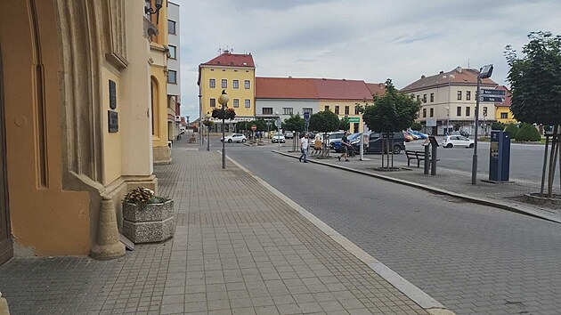 Městsk&yacute; &uacute;řad na Masarykově n&aacute;měst&iacute; v Nov&eacute;m Bydžově je zavřen&yacute; kvůli obav&aacute;m ze střelce (23. června 2026)