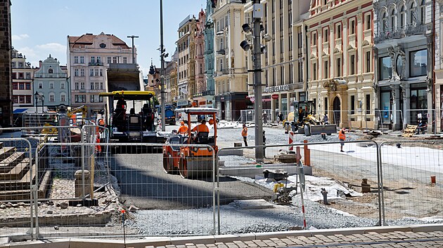 Rekonstrukce náměstí Republiky v Plzni zahrnuje rekonstrukci dlažby na obvodovém chodníku a vysazení stromů, které na ploše dosud nebyly.
(24. června 2026)