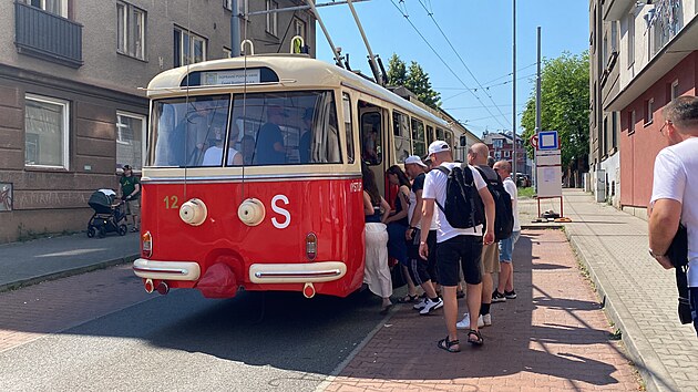 Trolejbusy jako za star&yacute;ch časů zaplavily centrum Plzně, tis&iacute;ce lid&iacute; slavily v&yacute;roč&iacute;. (20. června 2026)
