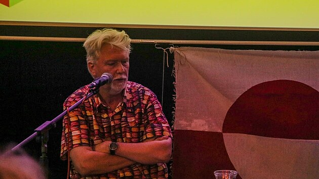 Hostem největšího středoevropského literárního festivalu Měsíc autorského čtení (MAČ), který vypukl 1. července v ostravském Kulturním centru Prostor, je arktické Grónsko. Na snímku je Radovan Lipus (vlevo). (3. července 2026)