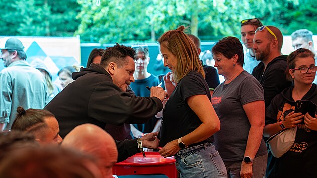 Chinaski jsou na scéně už přes tři desetiletí. Letošní letní tour se snažili udělat tak, aby si ji fanoušci co nejvíc užili.