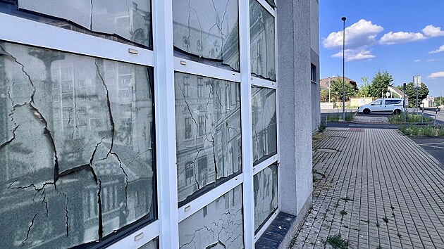 Budova b&yacute;val&eacute;ho hotelu L&aacute;zeňsk&yacute; vrch v Litv&iacute;nově (červen 2026)