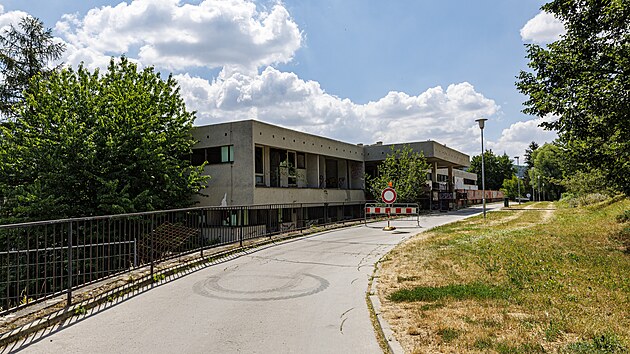 Zch&aacute;tral&yacute; obchodn&iacute; dům Letn&aacute; v brněnsk&eacute; č&aacute;sti Bystrc je již dlouho nevyuž&iacute;v&aacute;n. (2. června 2026)
