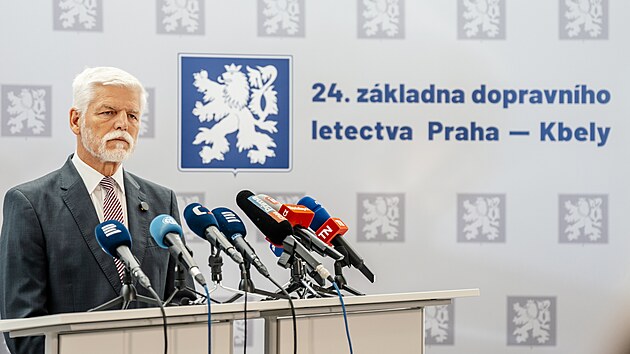 Prezident Petr Pavel před odletem na summit NATO do turecké Ankary (7. července 2026)