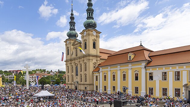Cyrilometodějské slavnosti na Velehradě navštívilo během dvou dnů více než 20 tisíc věřících. (5.7.2026)
