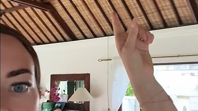 Na svém oblíbeném instagramovém profilu ukazuje sledujícím, jak se žije bez konvencí a po svém.