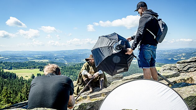 Les pod Hvězdou v Kořenově ve čtvrtek nav&scaron;t&iacute;vil filmov&yacute; &scaron;t&aacute;b. (2. července 2026)