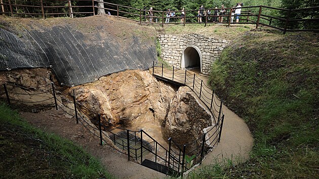 V Jihlavě se mohou lidé podívat k nově upravenému ústí historické šachty svatého Jiří pod vrchem Rudný. Sestoupí k němu po kovových schodech. Při úpravách místa byla zprůchodněna a o třetinu na skoro 30 metrů prodloužená odvodňovací štola. Do štoly se zájemci dostanou při komentovaných prohlídkách. (1. července 2026)