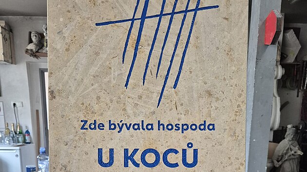 V jednoduchosti je krása. Pamětní deska má podobu klasického hospodského lístku.