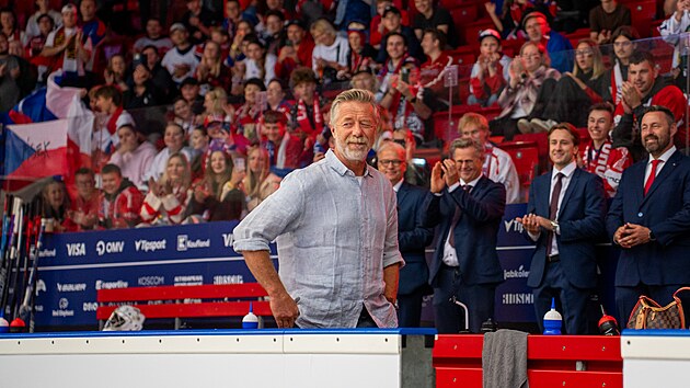 Jiří Langmajer se ve snímku Lajna - konečně film! opět představí v roli trenéra Luboše Hrouzka.