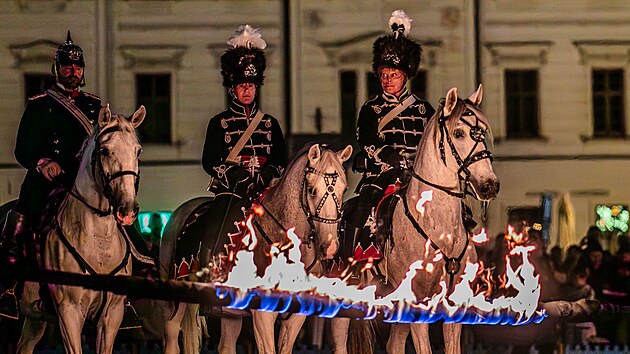 Ohňová show na koních skupiny Štvanci při 160. výročí Bitvy u Hradce Králové z roku 1866 (4. července 2026).