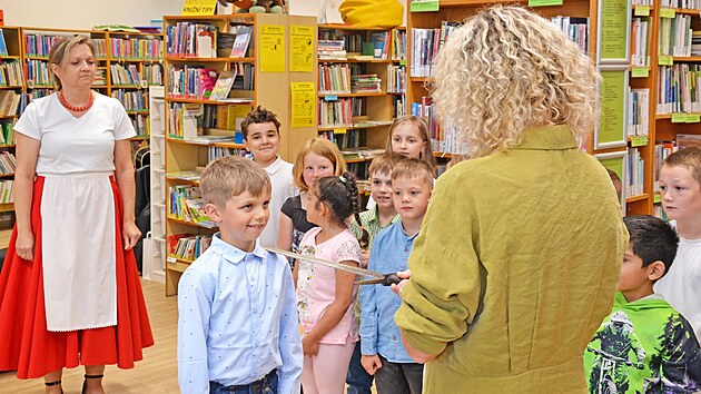 Pasov&aacute;n&iacute; prvň&aacute;čků jič&iacute;nsk&yacute;ch z&aacute;kladn&iacute;ch &scaron;kol v knihovně V&aacute;clava Čtvrtka (červen 2026)