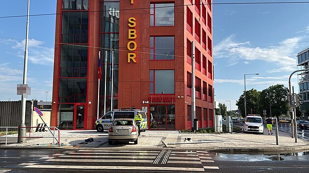 Nehoda tramvaje a automobilu v Praze (18. července 2026)
