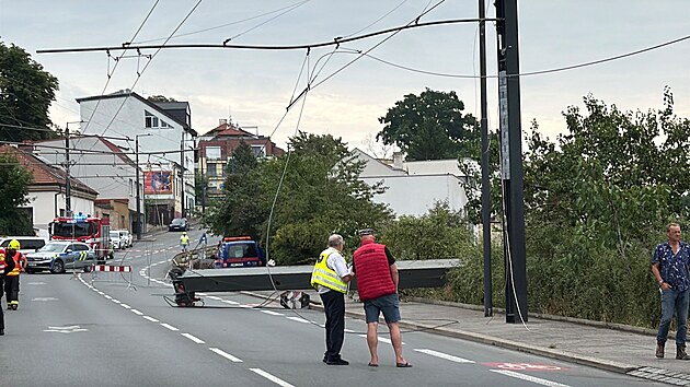 Pád jeřábu v Prosecké ulici v Praze 9. (16. července 2026)