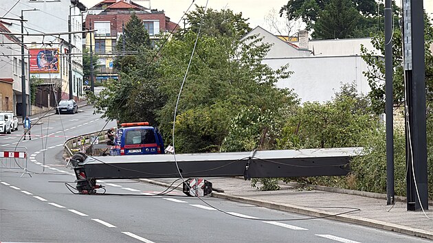 Pád jeřábu v Prosecké ulici v Praze 9. (16. července 2026)