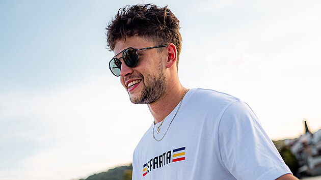 Matěj Blümel se stává novou posilou hokejové Sparty.