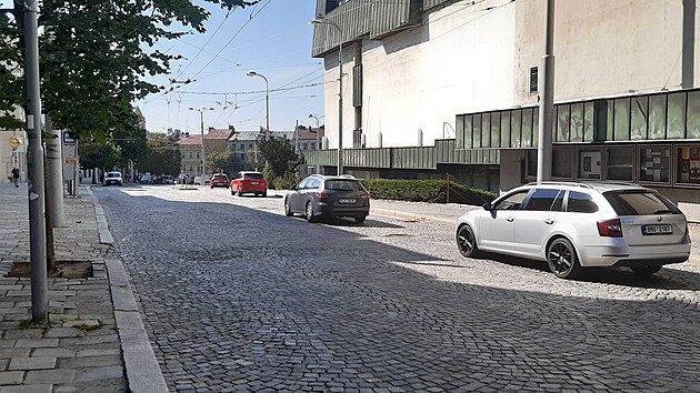 Doprava v historickém centru je pod drobnohledem kvůli kritické situaci na hlavních tazích, které se opravují. Město experimentuje s průjezdem přes Masarykovo náměstí.