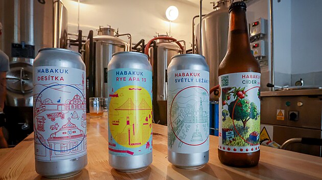 Kromě desítky a jedenáctky vaří i polotmavou jedenáctku, mezi produkty je i žitná APA a cider. (červenec 2026)