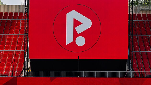 Nov&eacute; logo FK Pardubice.