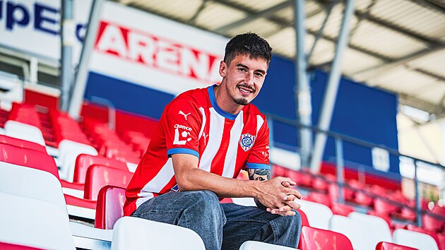 Zbrojovka Brno oznámila příchod bývalého mládežnického reprezentanta Antonína Vaníčka, který loni zářil za českobudějovické Dynamo. (17. července 2026)