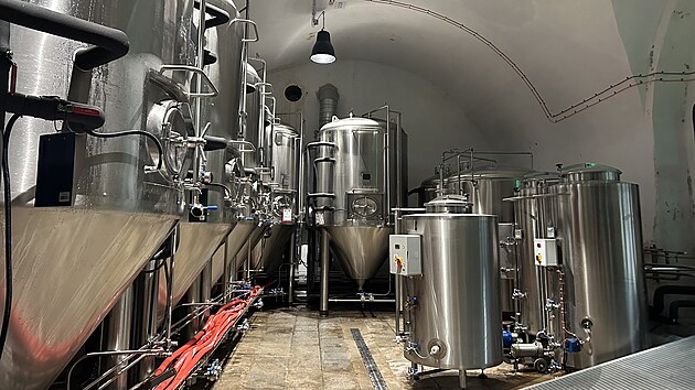 Po 60 letech se opět vař&iacute; pivo v jindřichohradeck&eacute;m  pivovaru. Dostalo jm&eacute;no Jindra.