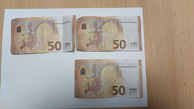 Napodobeniny eurobankovek, které se našly v tržbách na Trutnovsku. (17. července 2026)