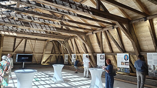 Památkově chráněný zámek v Nekmíři na Plzeňsku prošel díky investici 100 milionů korun oživovací kúrou. (9. července 2026)