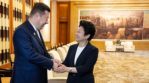 Tomio Okamura na jednaní s předsedkyní Šanghajského městského shromáždění paní Huang Lixin. (20. července 2026)