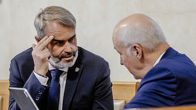 Róbert Šlachta (Přísaha) a Pavel Fischer (BEZPP) na jednání Senátu. (29. července 2026)