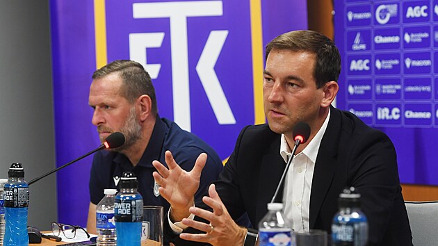 Majitel fotbalových Teplic Milan Kratina na předsezonní tiskové konferenci.