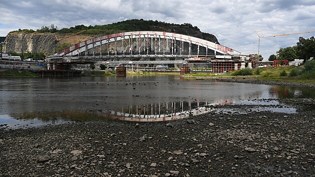 Vyschlé koryto řeky Labe v Ústí nad Labem. (22. července 2026)