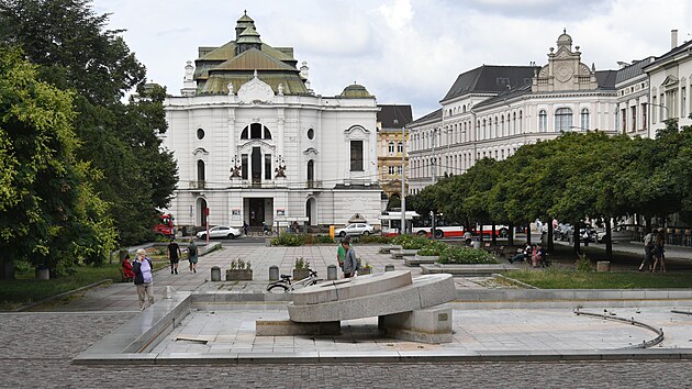 Nefunkční fontána na Lidickém náměstí v Ústí nad Labem. (22. července 2026)