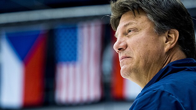 Chomutov, 29. 07. 2026, tr&eacute;nink česk&eacute; hokejov&eacute; reprezentace žen. Američan Brian Idalski, nov&yacute; tren&eacute;r