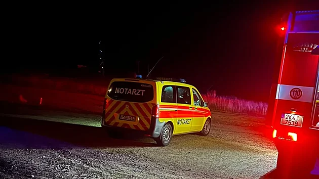 Na pomoci zraněnému českému cyklistovi se podíleli záchranáři z České republiky i Německa.